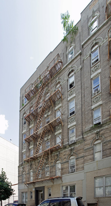 264 S 1st St in Brooklyn, NY - Building Photo