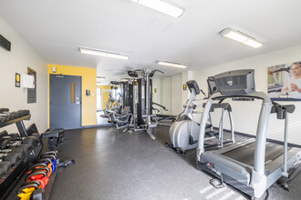 Lincoln Park Tower in Ottawa, ON - Building Photo - Interior Photo