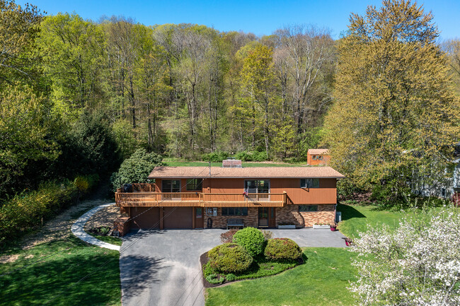 property at 3 Mary Bee Ln