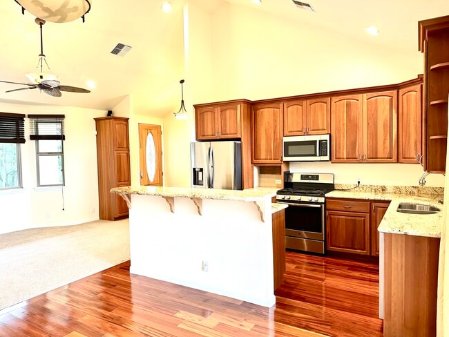 2262 Kamaile St in Wailuku, HI - Building Photo - Building Photo
