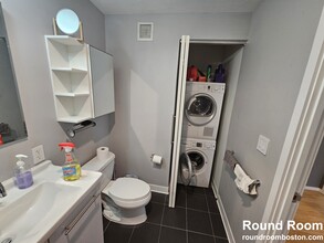 2 Earhart St, Unit 1003 in Cambridge, MA - Building Photo - Building Photo