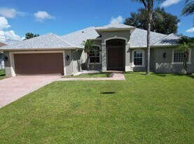 5721 NW Alcazar Ter in Port St. Lucie, FL - Building Photo
