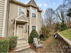 13820 Queens Harbor Rd in Charlotte, NC - Building Photo