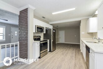 110 E Sadie St in Brandon, FL - Building Photo - Building Photo