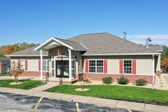 Rock River Townhomes in Carbon Cliff, IL - Building Photo - Building Photo