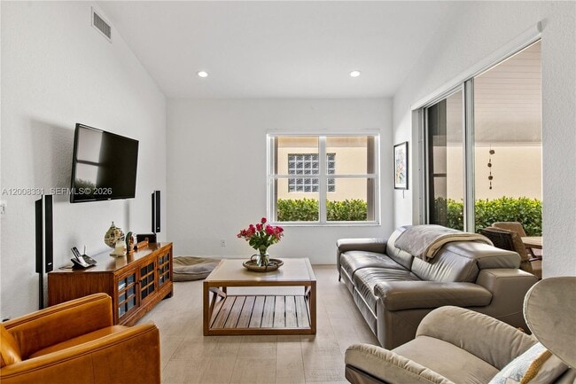 2973 NW 97th Ct in Doral, FL - Building Photo - Building Photo