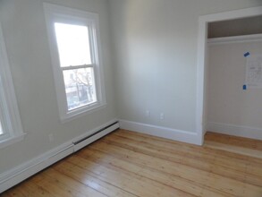 241 Norfolk St, Unit 6 in Cambridge, MA - Building Photo - Building Photo