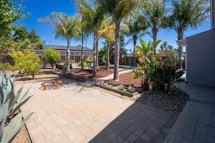 140 Suburbia Ave, Unit Room 3 in Santa Cruz, CA - Building Photo