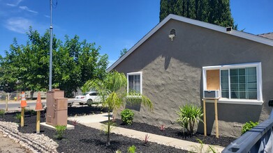 1420 Pelton Ave in Modesto, CA - Building Photo - Building Photo