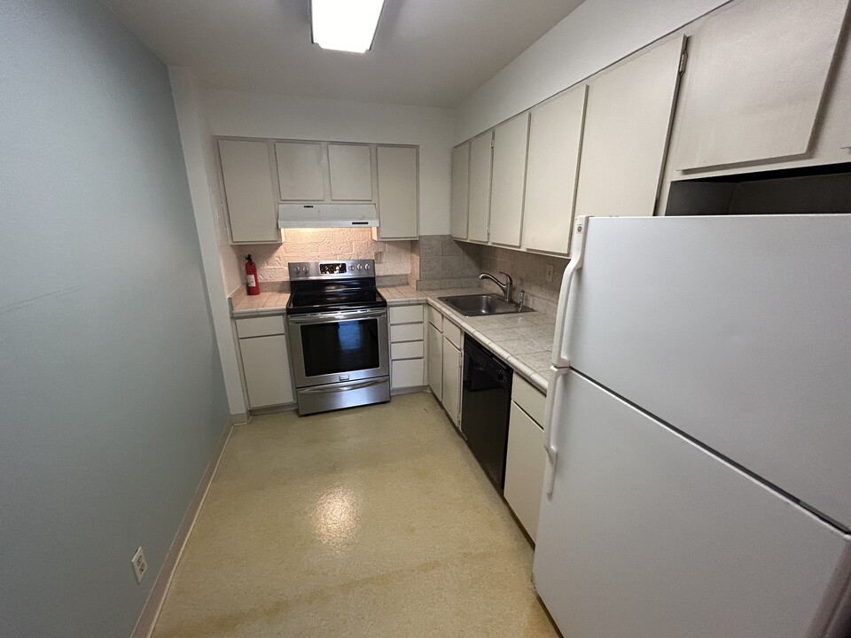 460 S Marion Pky, Unit 602C in Denver, CO - Building Photo