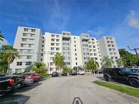 9143 SW 77th Ave in Miami, FL - Building Photo