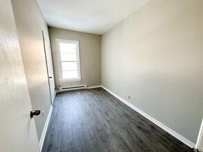 8 Cedar St in Saint John, NB - Building Photo - Building Photo