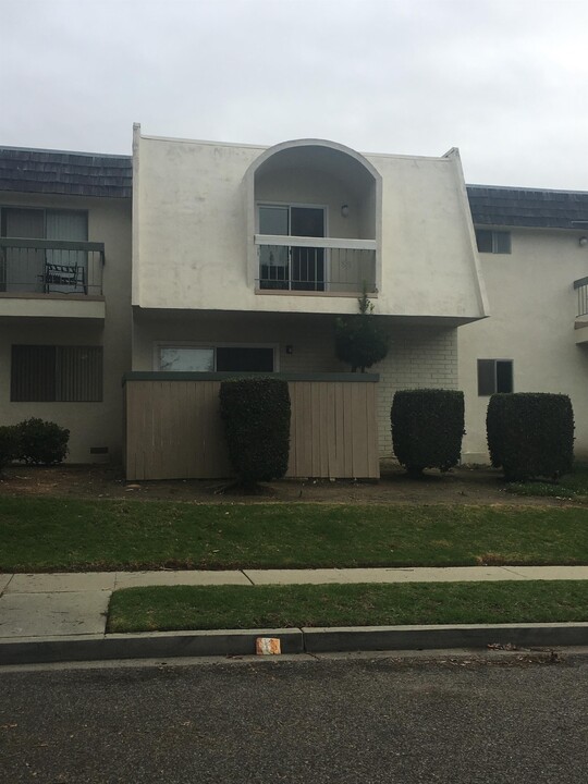 138 S Bryn Mawr St in Ventura, CA - Building Photo