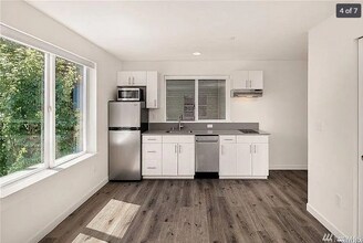 315 W Roy St in Seattle, WA - Foto de edificio - Building Photo