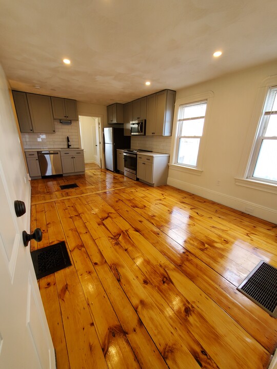 68 Highland Ave in Salem, MA - Building Photo