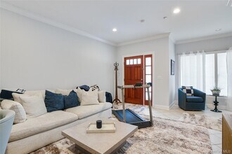 11 Station Pl in Millwood, NY - Building Photo - Building Photo