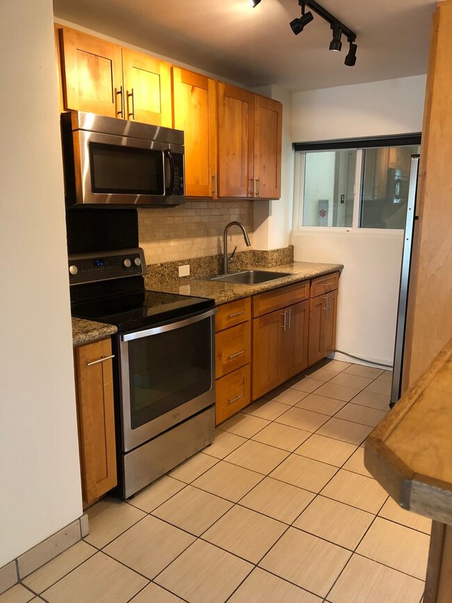 property at 2488 Kapiolani Blvd