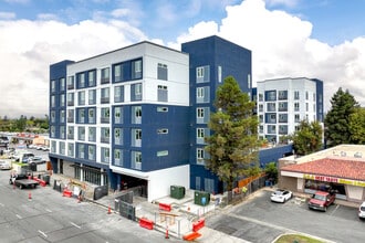 2350 S Bascom Ave in Campbell, CA - Foto de edificio - Primary Photo