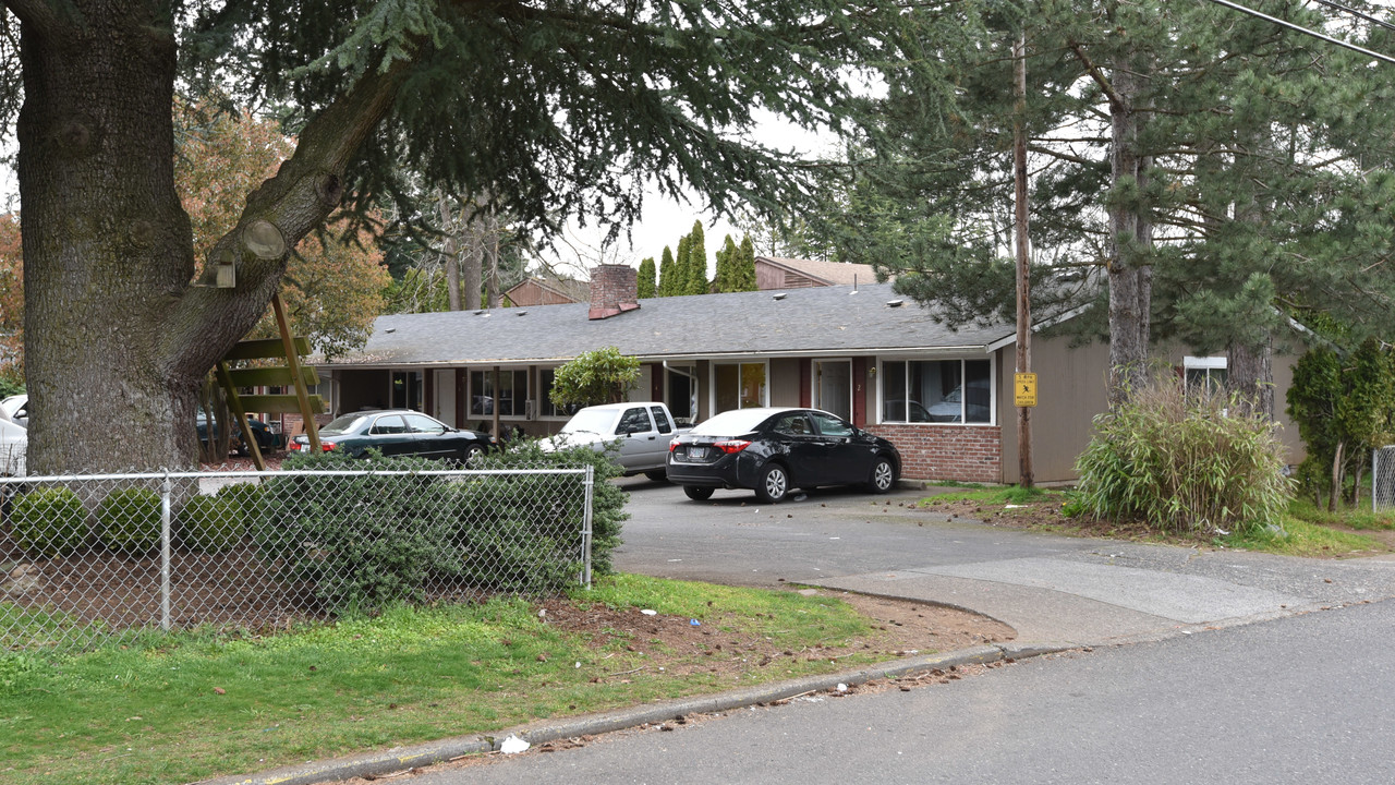 Cedars East in Portland, OR - Building Photo