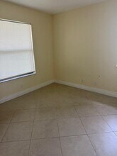 21911 Lake Forest Cir in Boca Raton, FL - Building Photo - Building Photo