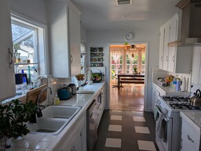 8120 Paso Robles Ave in Los Angeles, CA - Building Photo - Building Photo