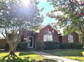 7961 King Arthur Rd in Frisco, TX - Building Photo