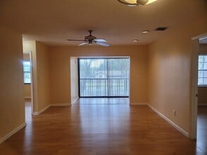 3531 NW 94th Ave, Unit 6B in Sunrise, FL - Foto de edificio - Building Photo