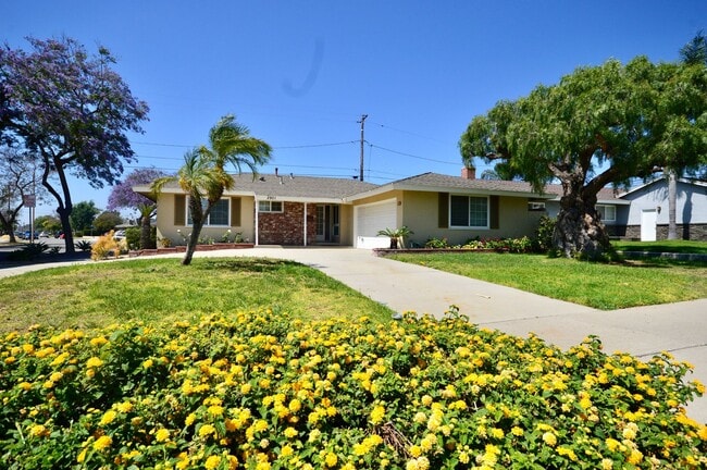 property at 2901 E Monroe Ave