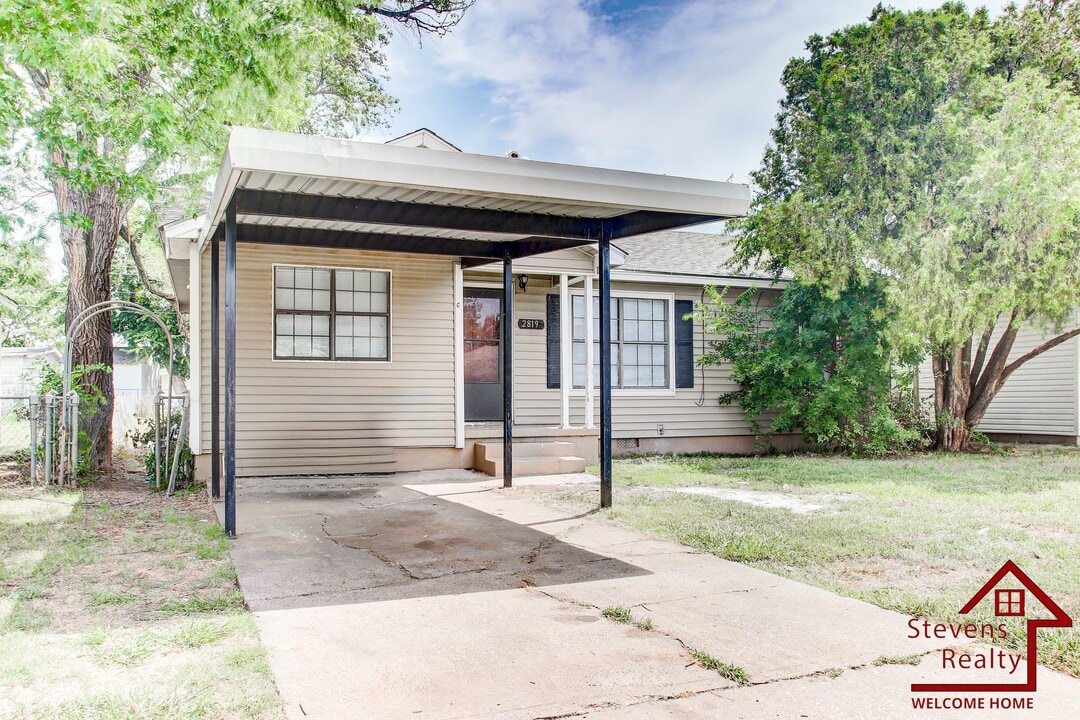 2819 NW 24th St in Lawton, OK - Building Photo