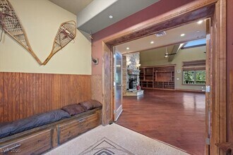 386 Alpine Way in Las Vegas, NV - Building Photo - Building Photo