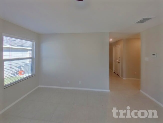 8304 Bell Rdg Ln in Fort Worth, TX - Foto de edificio - Building Photo