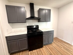 904 Davis St in Ardmore, OK - Building Photo - Building Photo