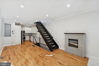 2527 Ingersoll St in Philadelphia, PA - Building Photo - Building Photo