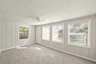 203 W Hart Ave in Pasadena, TX - Building Photo - Building Photo