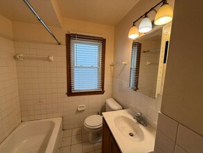 9401 Park Heights Ave in Garfield Heights, OH - Building Photo - Building Photo