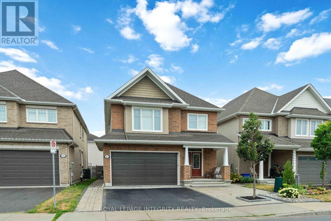 563 Egret Way in Ottawa, ON - Building Photo