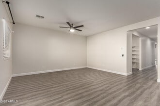 11204 W Mobile Ln in Tolleson, AZ - Building Photo - Building Photo