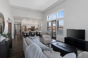 Clinton West in Cleveland, OH - Building Photo