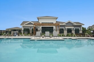 Seasons at River View in Pleasant Prairie, WI - Foto de edificio - Building Photo