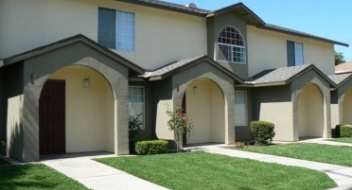 Villa De San Joaquin in Stockton, CA - Building Photo