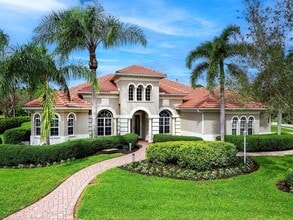 7934 Royal Birkdale Cir in Lakewood Ranch, FL - Building Photo - Building Photo