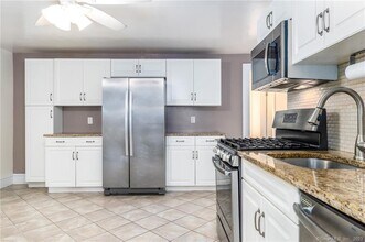 32 Pulaski St-Unit -3 in Stamford, CT - Building Photo - Building Photo