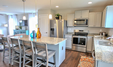 430 Ludgate Mnr in Falling Waters, WV - Building Photo - Building Photo