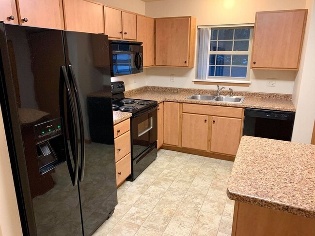 7205 Weston Ridge Dr in Weston, WI - Building Photo - Building Photo