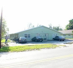 13705-13759 Memorial Hwy in Miami, FL - Building Photo - Building Photo