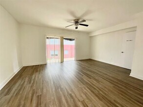 9357 SW 77th Ave in Miami, FL - Building Photo - Building Photo