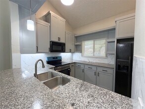 3826 Quiet Pl Dr in Houston, TX - Building Photo - Building Photo