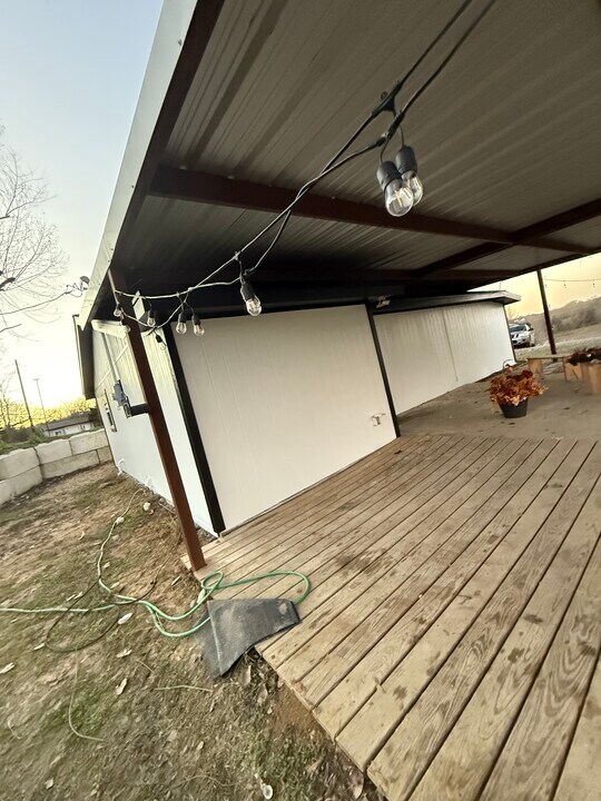 430 Goliad Cir in Palmer, TX - Building Photo