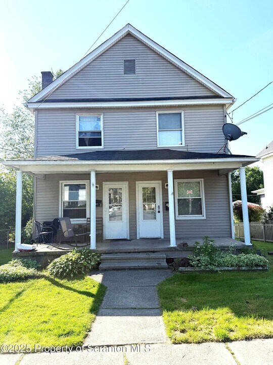 702 Morgan St in Dickson City, PA - Building Photo