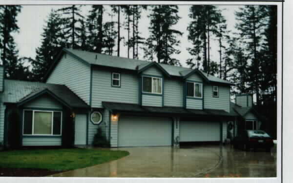 18402 E 59th St. Ct in Bonney Lake, WA - Foto de edificio